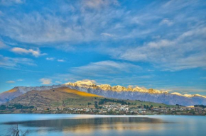 Point View lake and mountain views close to CBD